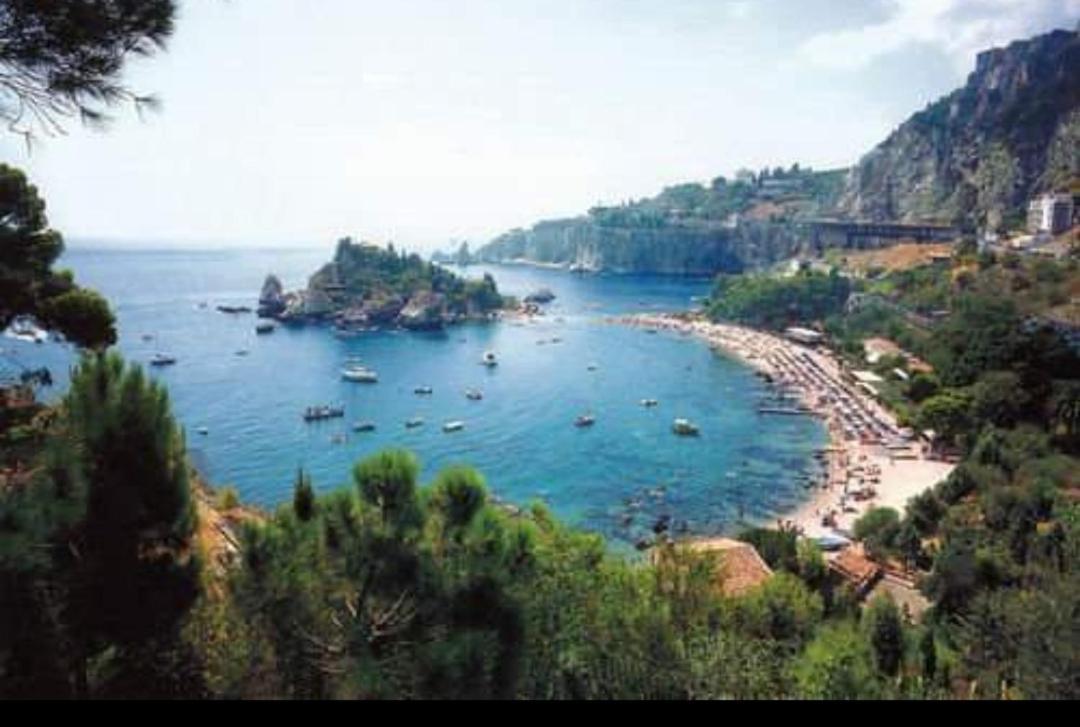 Arcadia Golden Bay Apartment Giardini Naxos Exterior photo
